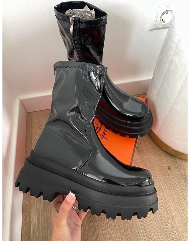 Aulinukai  ESENTIAL MIRR